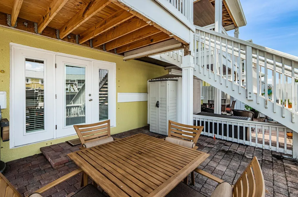 5215 COQUINA KEY DRIVE SE #B St Petersburg, FL 33705