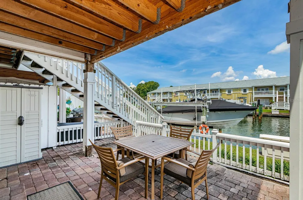 5215 COQUINA KEY DRIVE SE #B St Petersburg, FL 33705