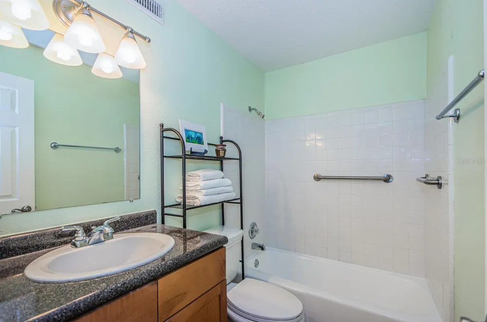 5215 COQUINA KEY DRIVE SE #B St Petersburg, FL 33705