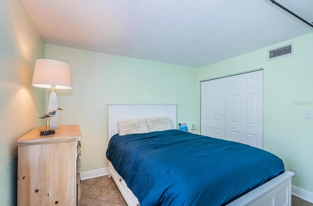 5215 COQUINA KEY DRIVE SE #B St Petersburg, FL 33705