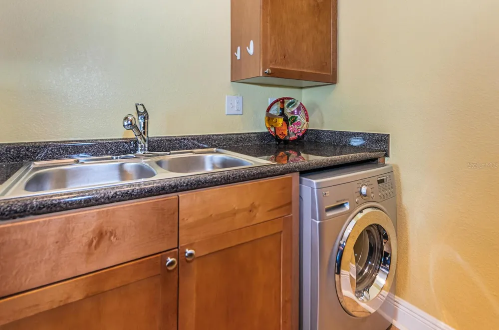 5215 COQUINA KEY DRIVE SE #B St Petersburg, FL 33705