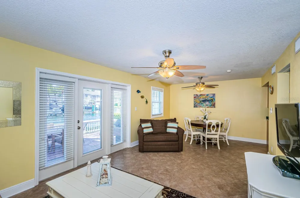 5215 COQUINA KEY DRIVE SE #B St Petersburg, FL 33705