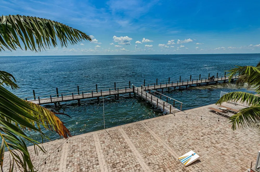 5215 COQUINA KEY DRIVE SE #B St Petersburg, FL 33705
