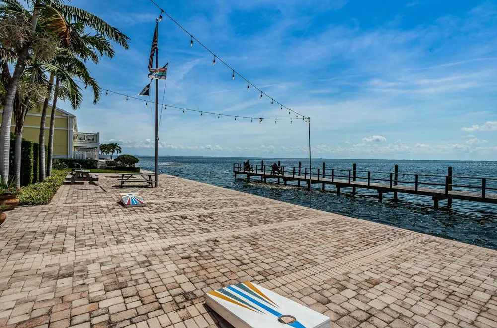 5215 COQUINA KEY DRIVE SE #B St Petersburg, FL 33705