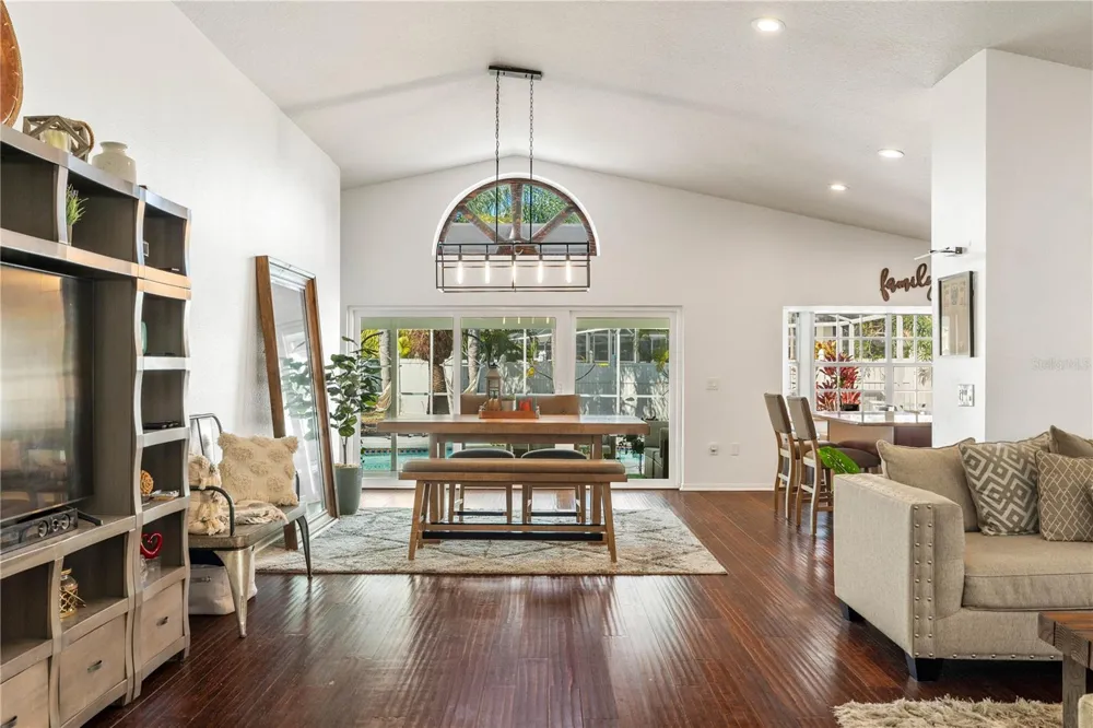 5806 CAY COVE COURT Tampa, FL 33615