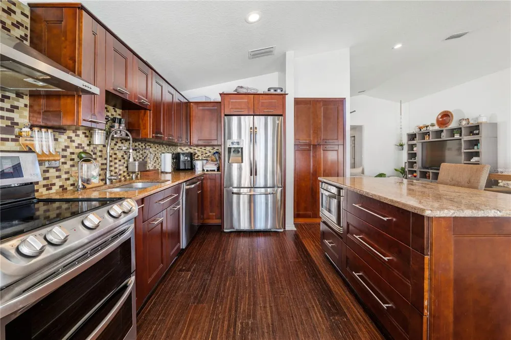 5806 CAY COVE COURT Tampa, FL 33615