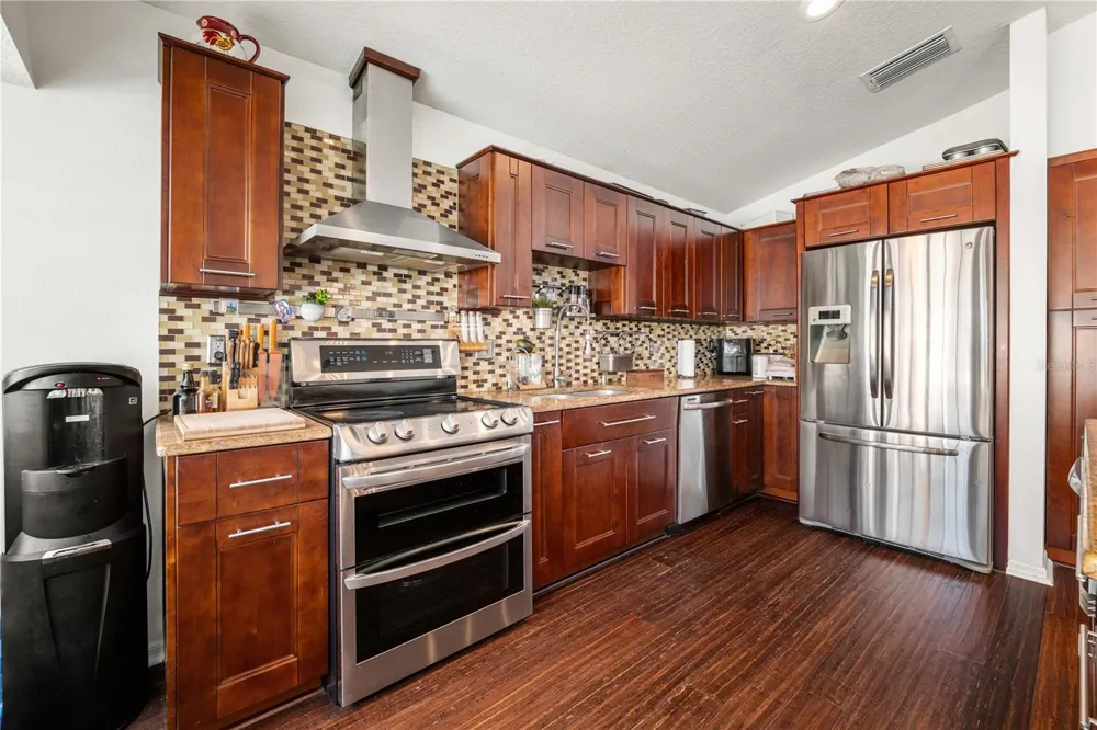 5806 CAY COVE COURT Tampa, FL 33615