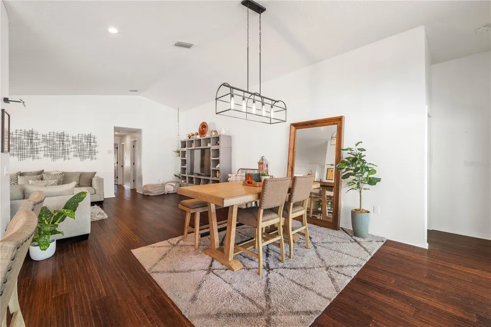 5806 CAY COVE COURT Tampa, FL 33615