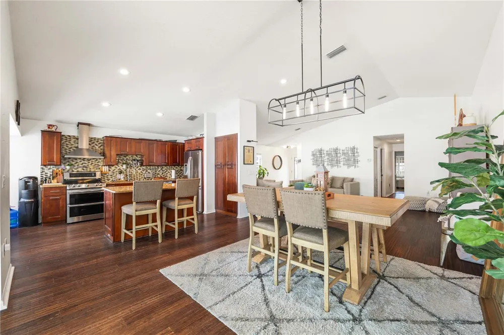 5806 CAY COVE COURT Tampa, FL 33615