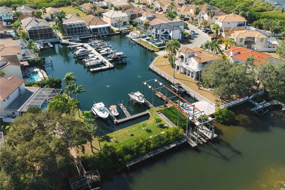 5806 CAY COVE COURT Tampa, FL 33615