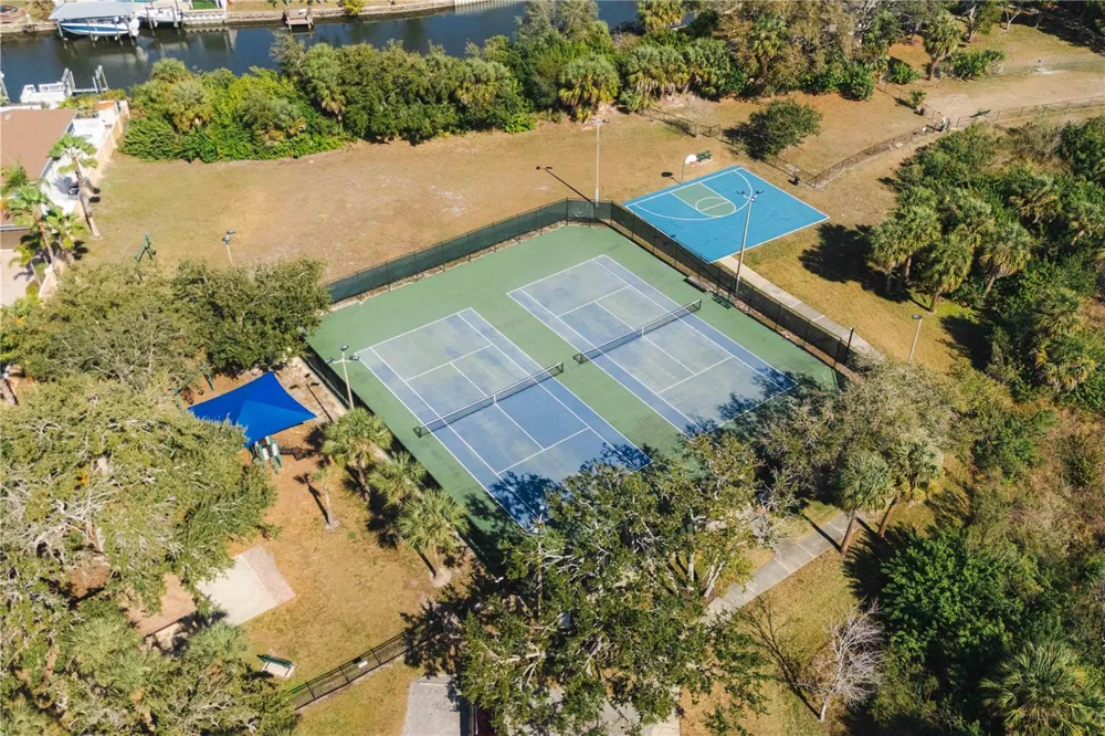 5806 CAY COVE COURT Tampa, FL 33615