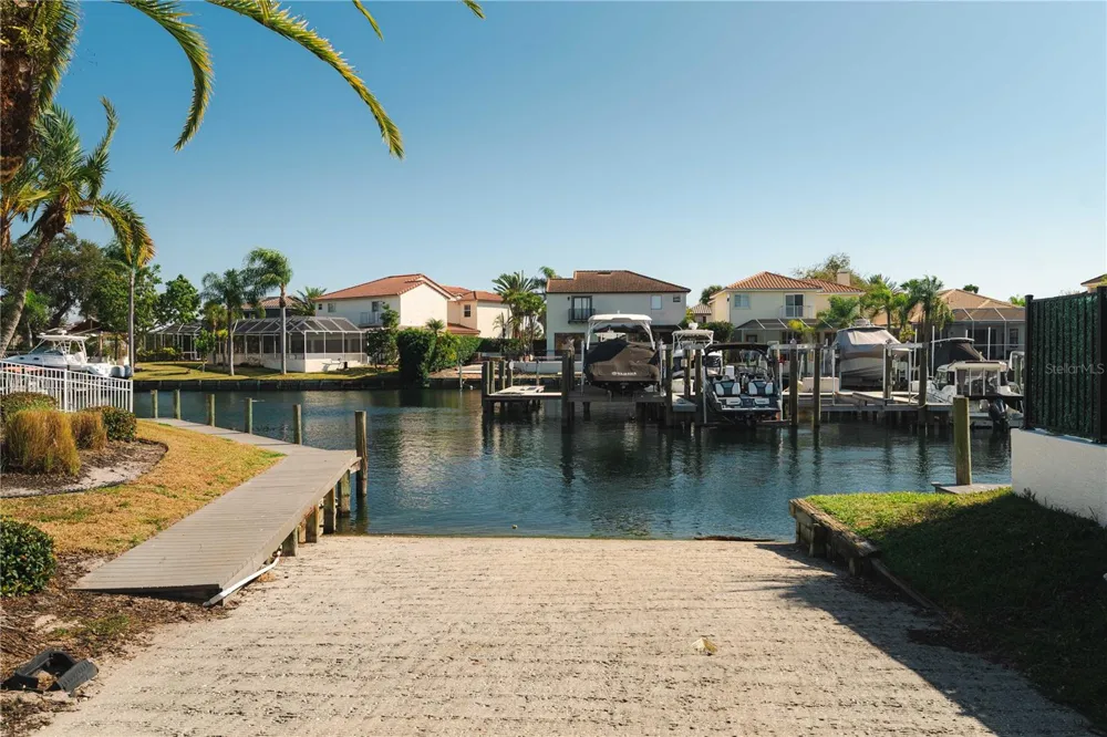 5806 CAY COVE COURT Tampa, FL 33615