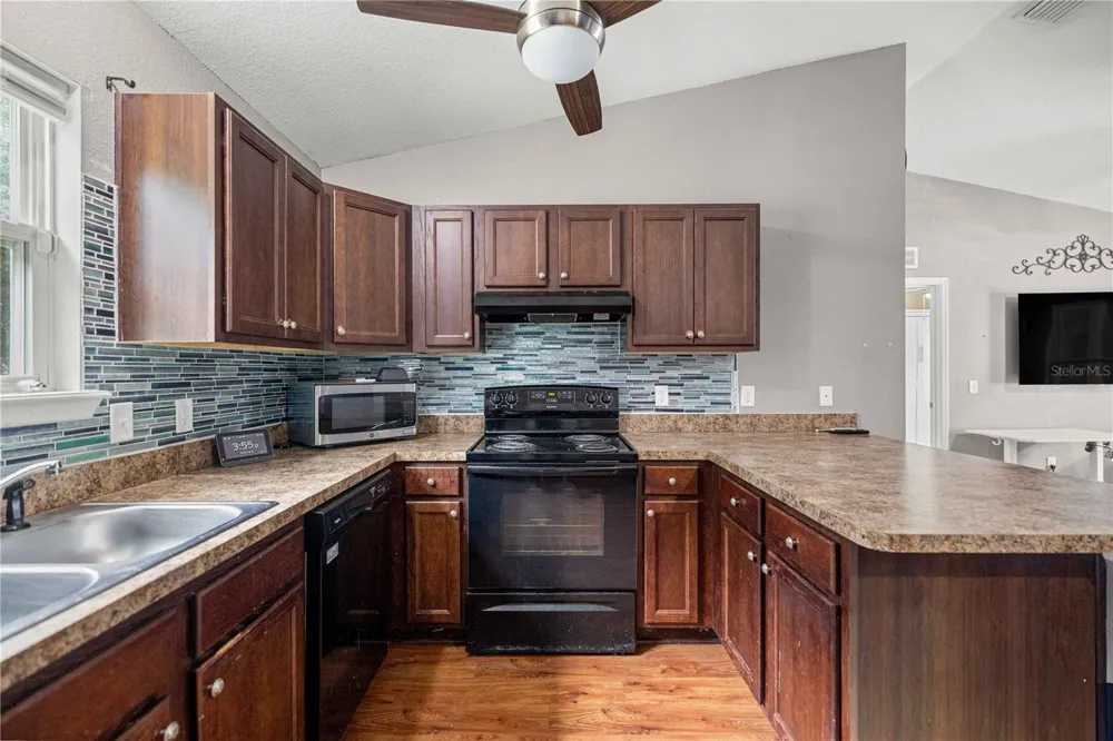 94 WILLOW ROAD ocala, FL 34472