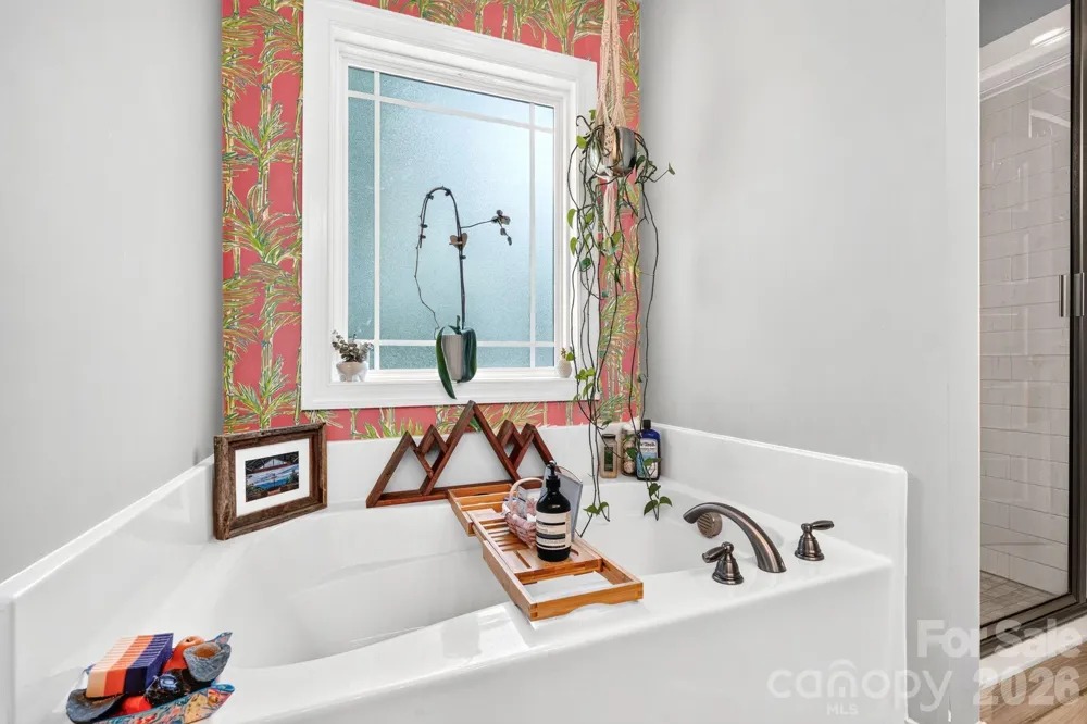 9 Winn Street Greenville, SC 29601