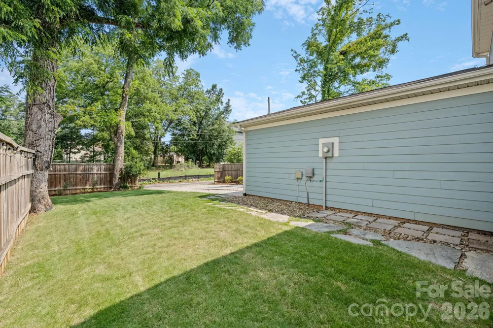 9 Winn Street Greenville, SC 29601