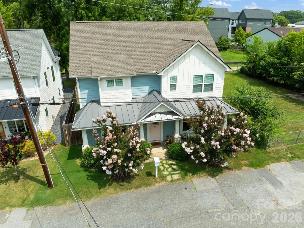 9 Winn Street Greenville, SC 29601