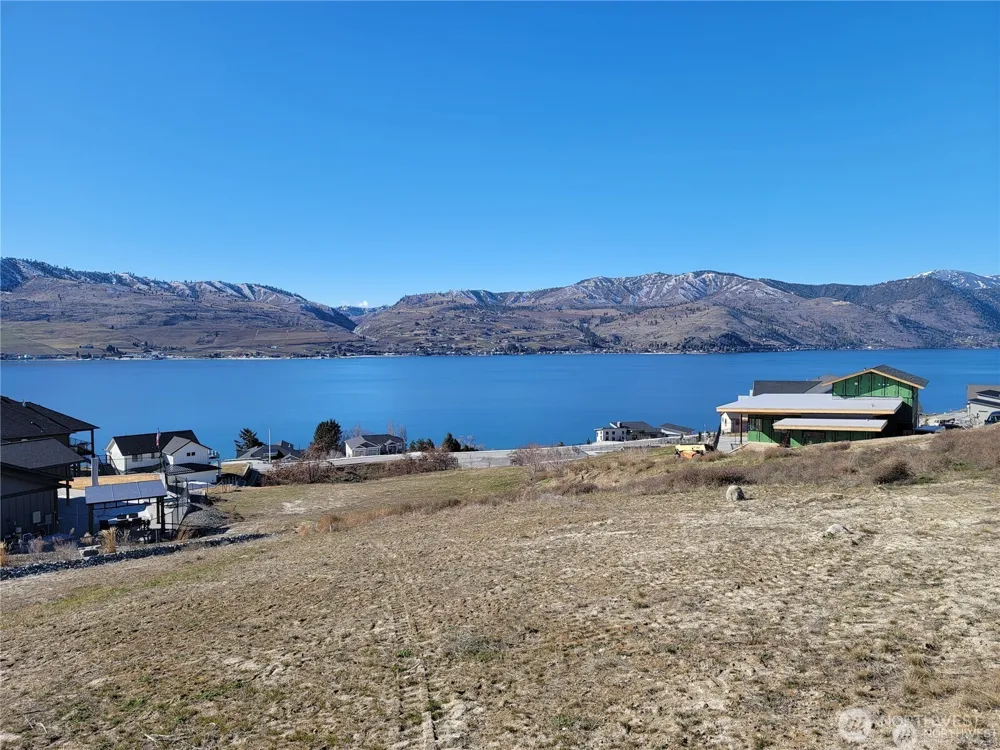 260 Apple Avenue Chelan, WA 98816