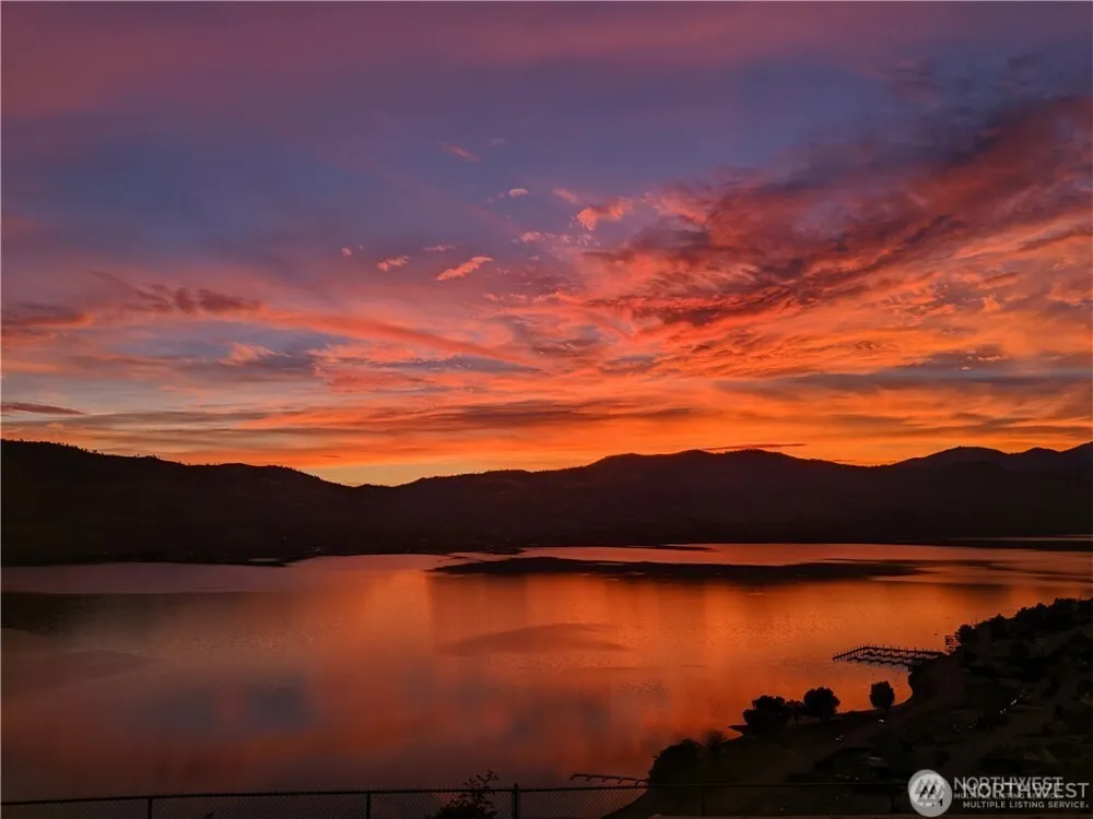 260 Apple Avenue Chelan, WA 98816