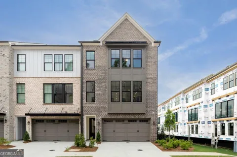 2255 Crestview DR NE