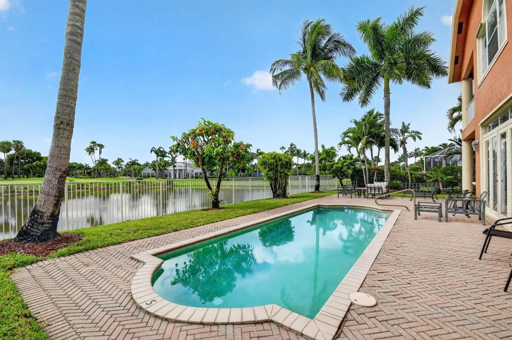 2279 Ridgewood Circle Royal Palm Beach, FL 33411