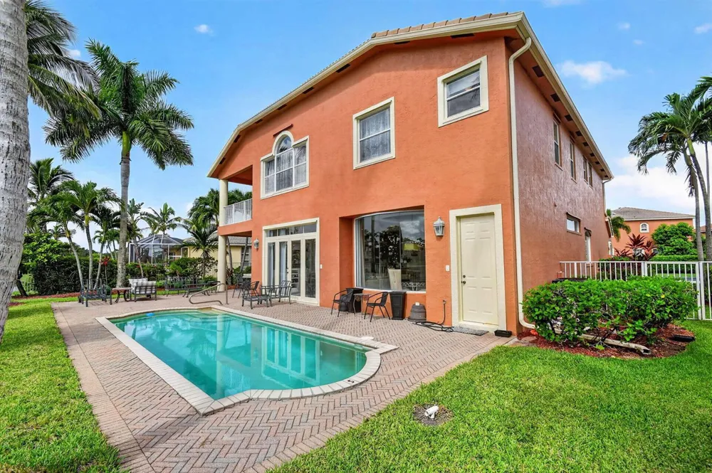 2279 Ridgewood Circle Royal Palm Beach, FL 33411
