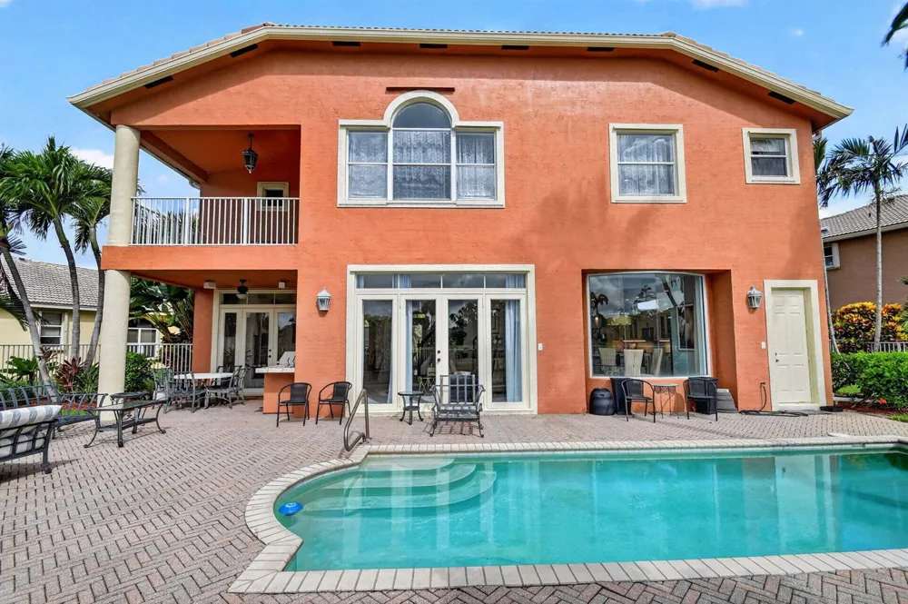 2279 Ridgewood Circle Royal Palm Beach, FL 33411