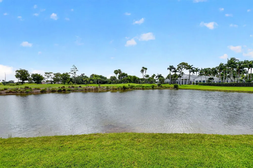 2279 Ridgewood Circle Royal Palm Beach, FL 33411
