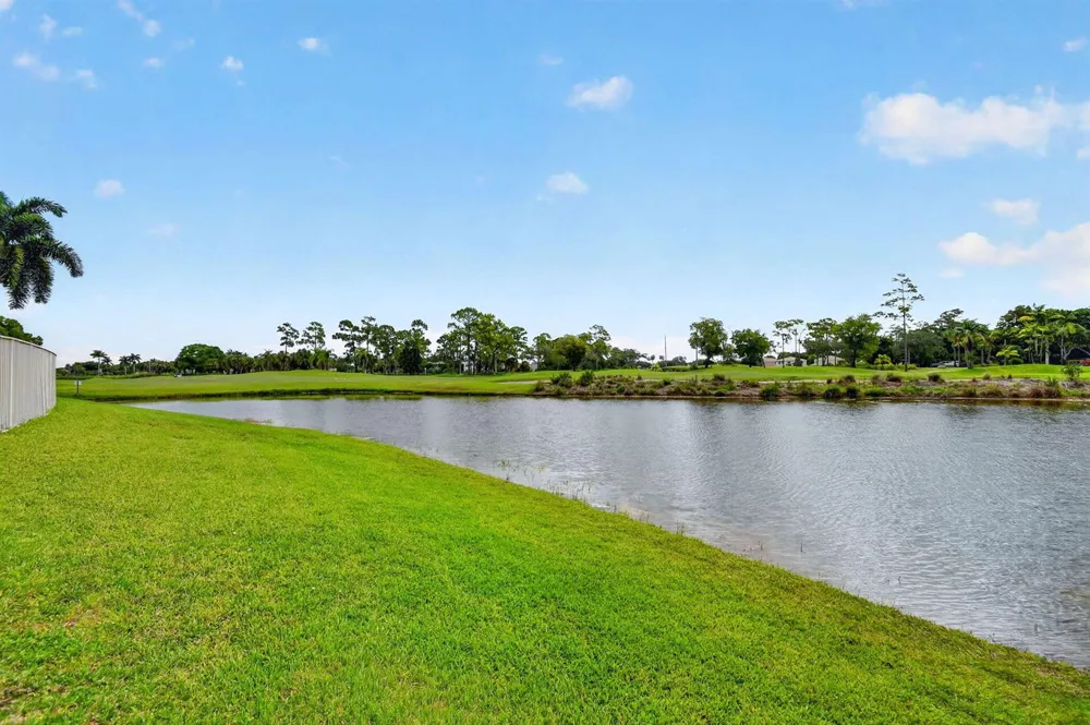 2279 Ridgewood Circle Royal Palm Beach, FL 33411
