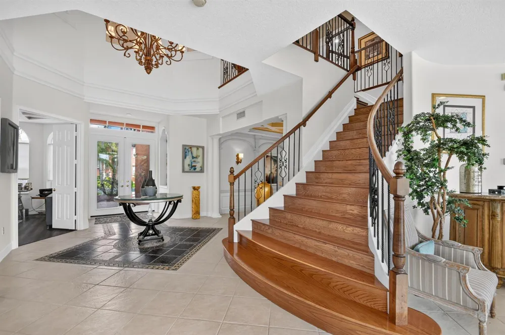 2279 Ridgewood Circle Royal Palm Beach, FL 33411
