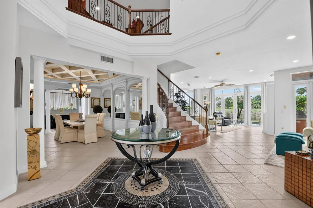 2279 Ridgewood Circle Royal Palm Beach, FL 33411