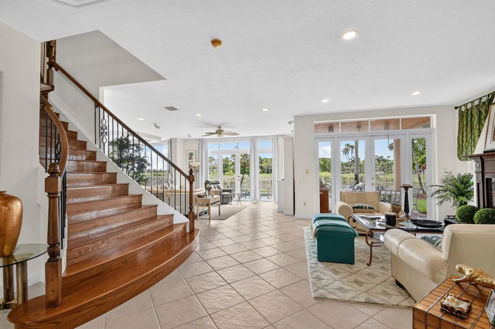 2279 Ridgewood Circle Royal Palm Beach, FL 33411