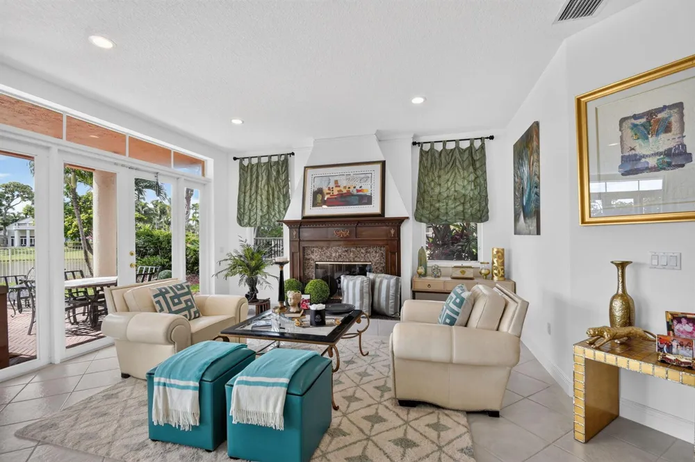2279 Ridgewood Circle Royal Palm Beach, FL 33411