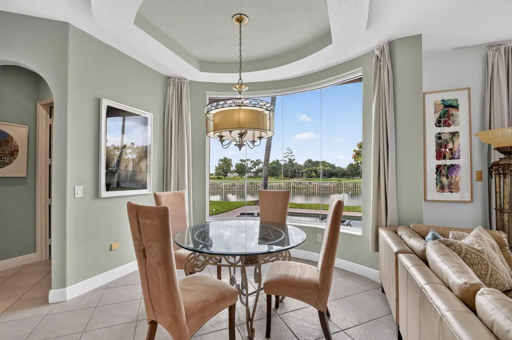 2279 Ridgewood Circle Royal Palm Beach, FL 33411