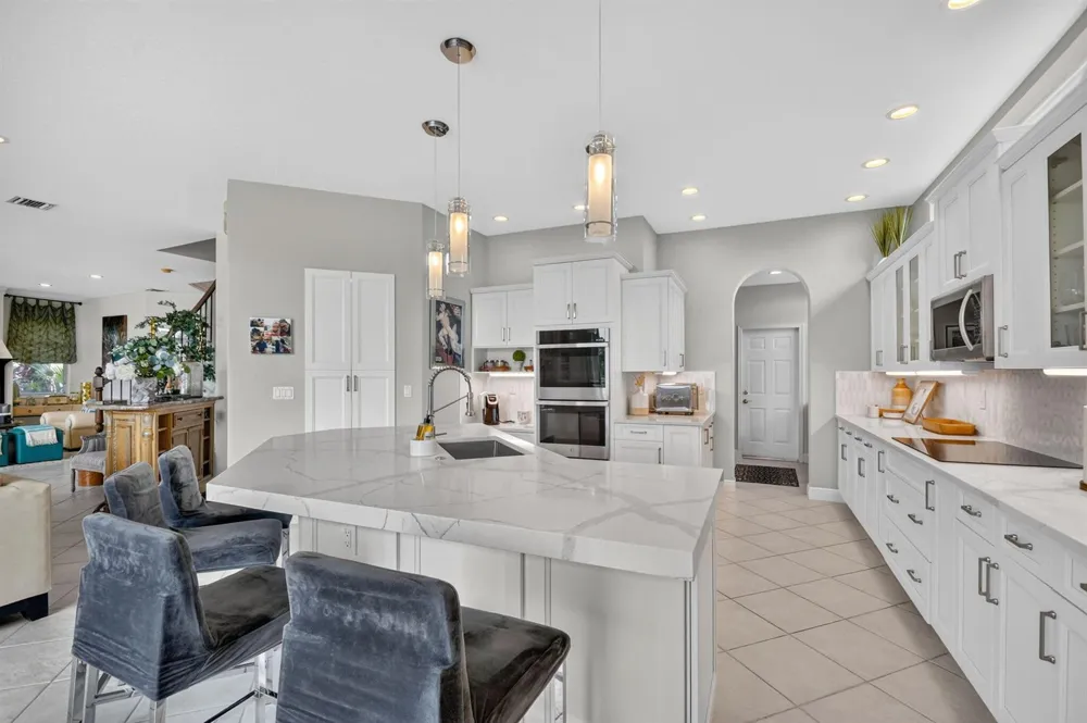 2279 Ridgewood Circle Royal Palm Beach, FL 33411