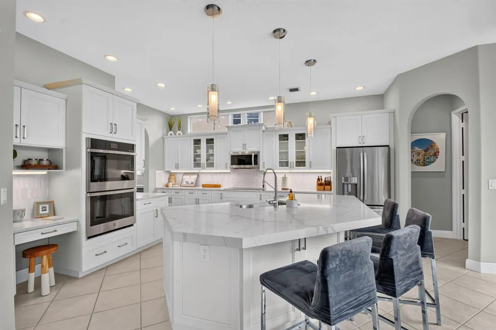 2279 Ridgewood Circle Royal Palm Beach, FL 33411