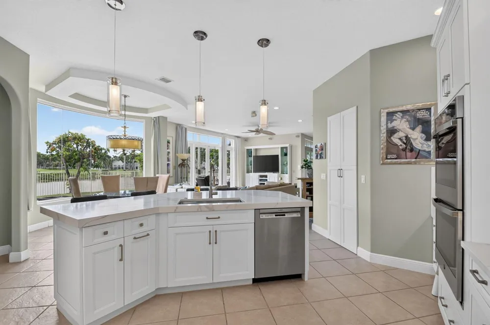 2279 Ridgewood Circle Royal Palm Beach, FL 33411