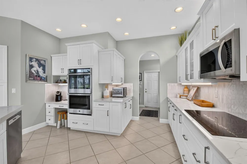 2279 Ridgewood Circle Royal Palm Beach, FL 33411