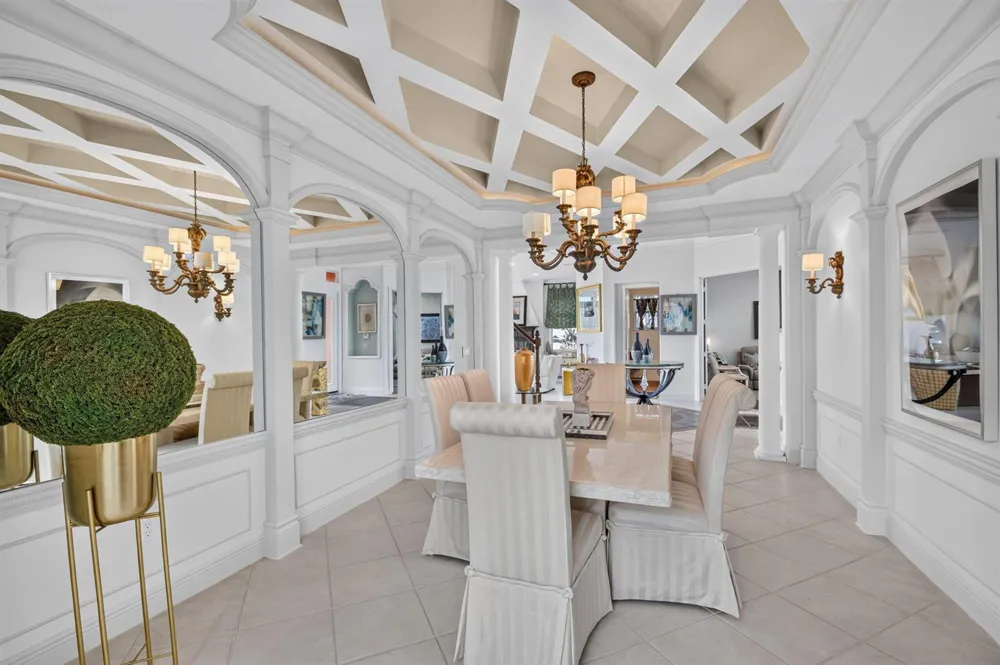 2279 Ridgewood Circle Royal Palm Beach, FL 33411