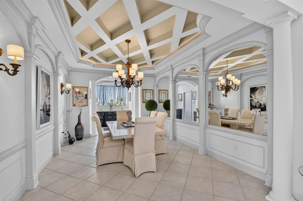 2279 Ridgewood Circle Royal Palm Beach, FL 33411