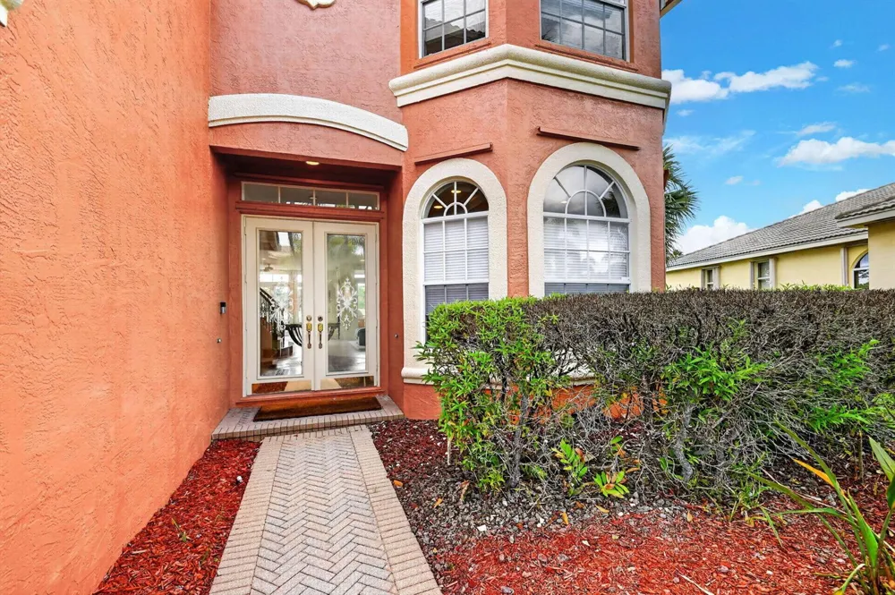 2279 Ridgewood Circle Royal Palm Beach, FL 33411