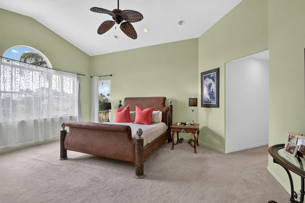 2279 Ridgewood Circle Royal Palm Beach, FL 33411