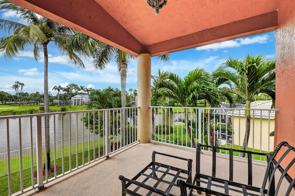 2279 Ridgewood Circle Royal Palm Beach, FL 33411
