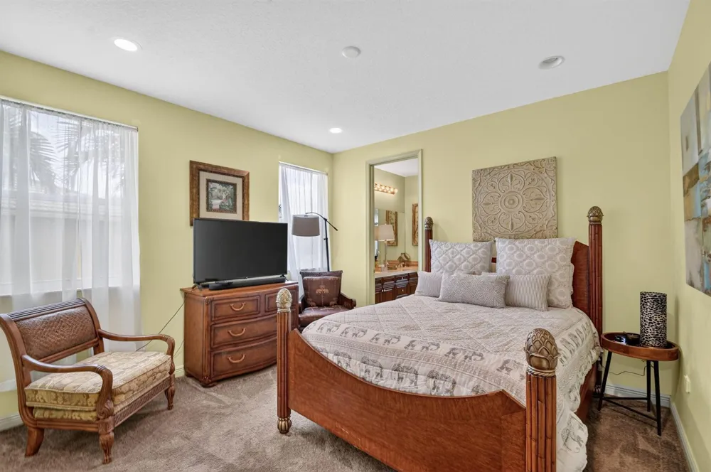 2279 Ridgewood Circle Royal Palm Beach, FL 33411