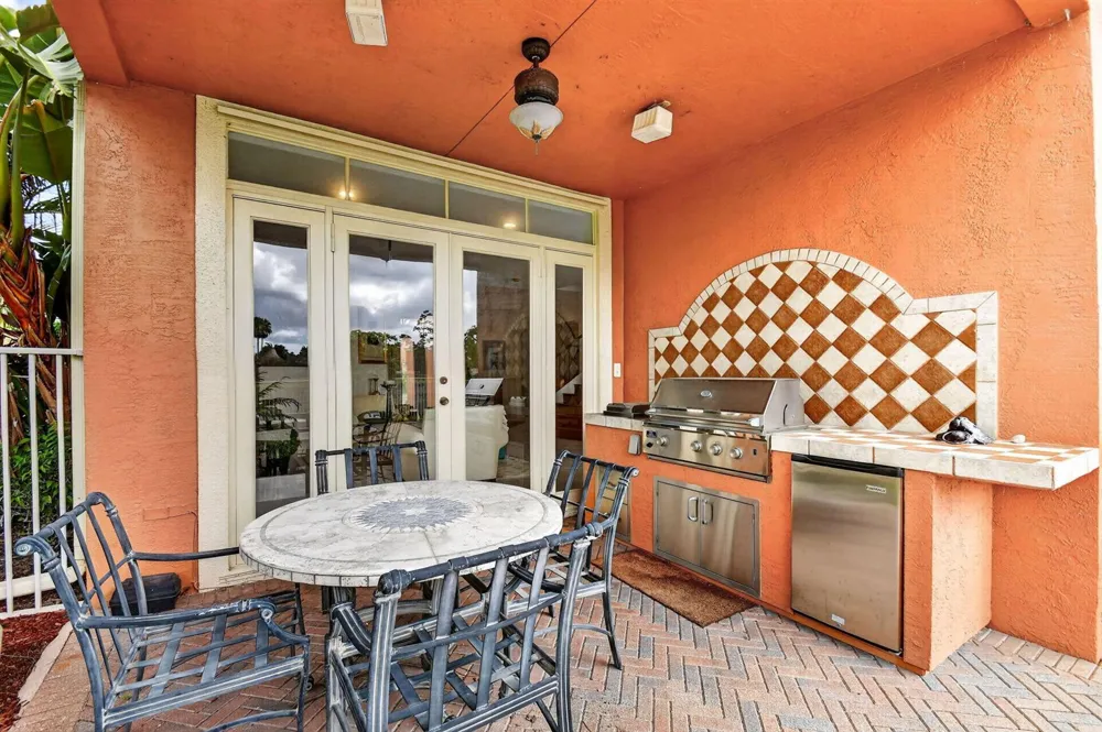 2279 Ridgewood Circle Royal Palm Beach, FL 33411