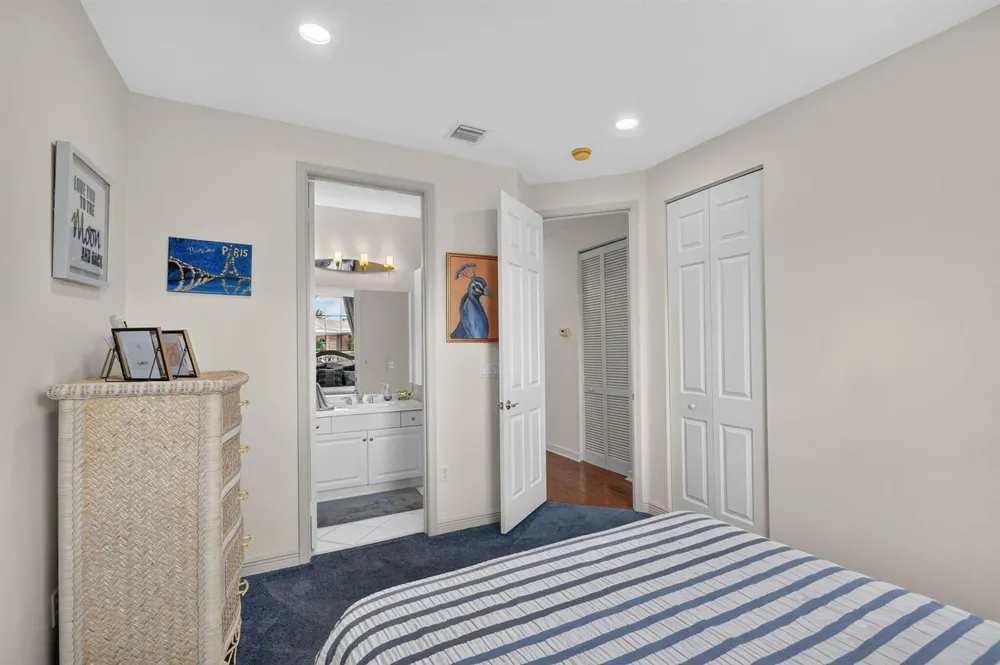 2279 Ridgewood Circle Royal Palm Beach, FL 33411