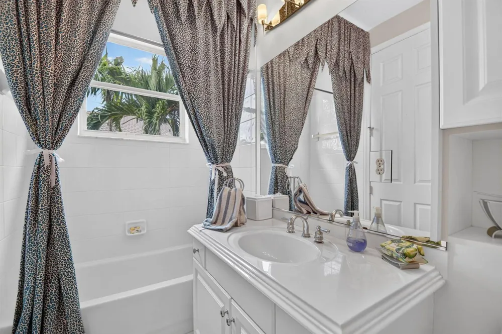 2279 Ridgewood Circle Royal Palm Beach, FL 33411