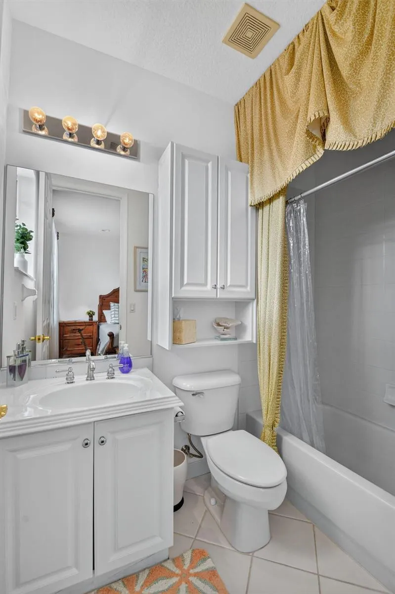 2279 Ridgewood Circle Royal Palm Beach, FL 33411