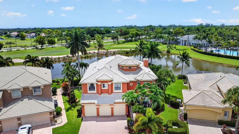 2279 Ridgewood Circle Royal Palm Beach, FL 33411