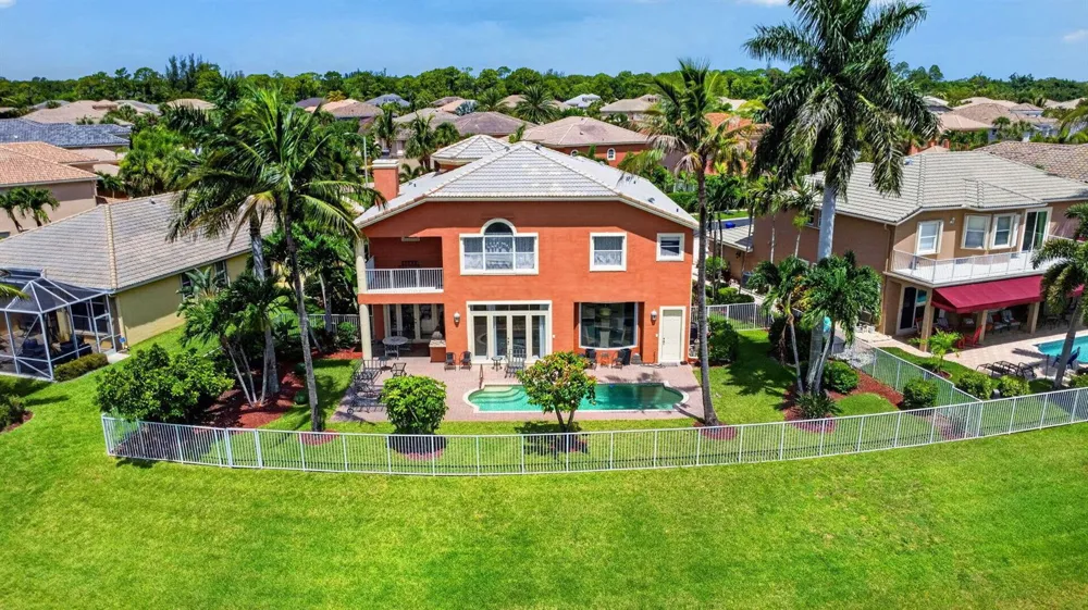 2279 Ridgewood Circle Royal Palm Beach, FL 33411