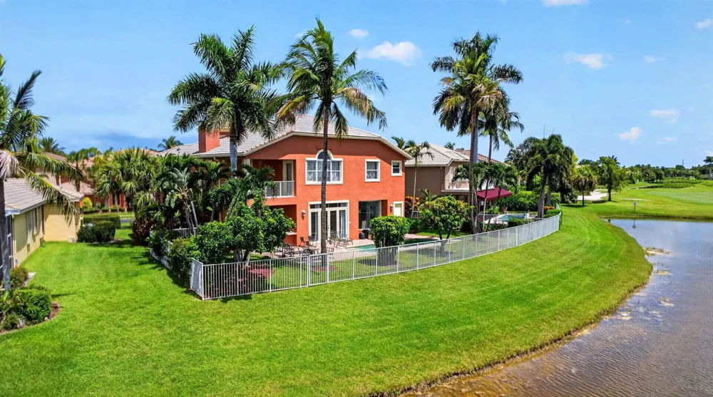 2279 Ridgewood Circle Royal Palm Beach, FL 33411